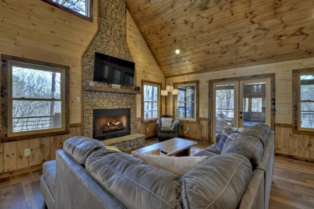 فيلا Rosewood Retreat - Hot Tub Fire Pit Pool Table بلو ريدج المظهر الخارجي الصورة