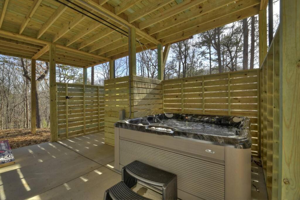 فيلا Rosewood Retreat - Hot Tub Fire Pit Pool Table بلو ريدج المظهر الخارجي الصورة