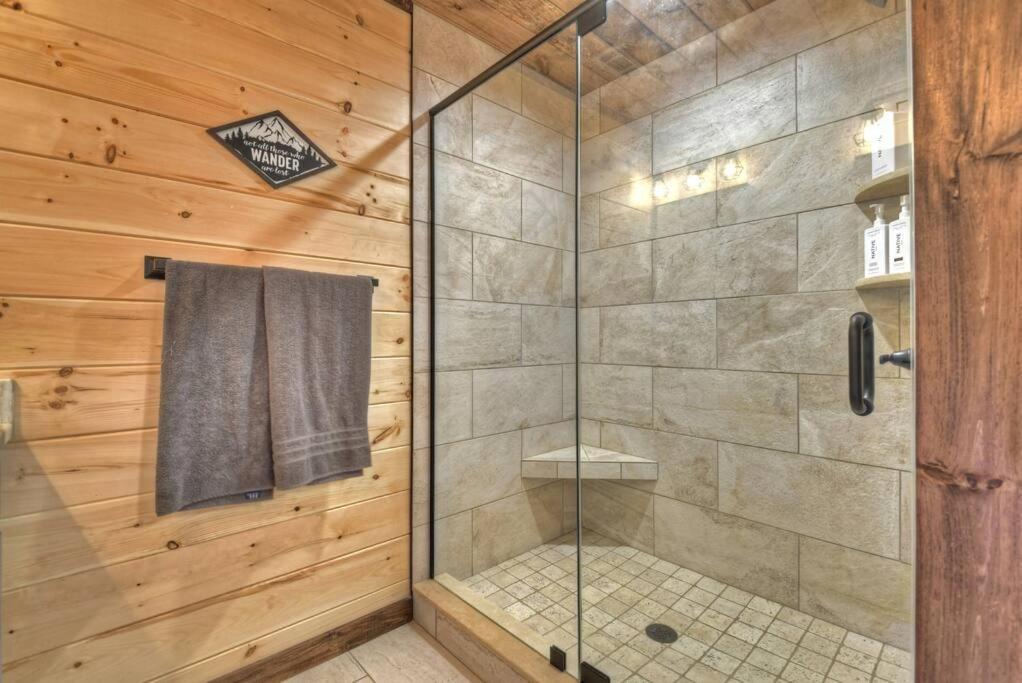 فيلا Rosewood Retreat - Hot Tub Fire Pit Pool Table بلو ريدج المظهر الخارجي الصورة