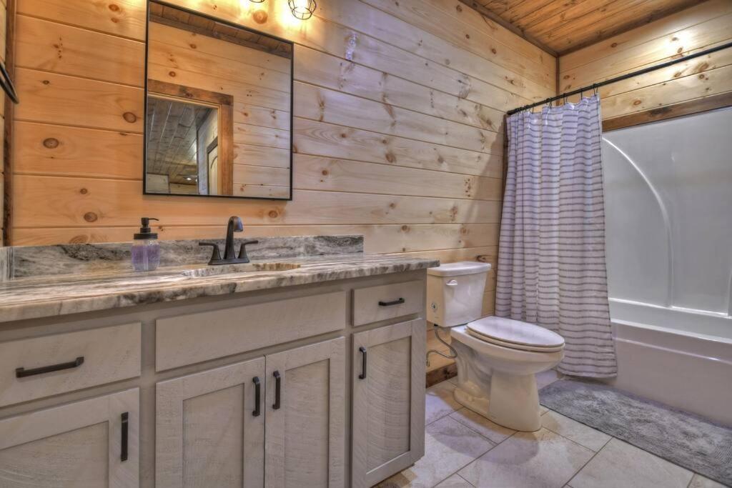 فيلا Rosewood Retreat - Hot Tub Fire Pit Pool Table بلو ريدج المظهر الخارجي الصورة
